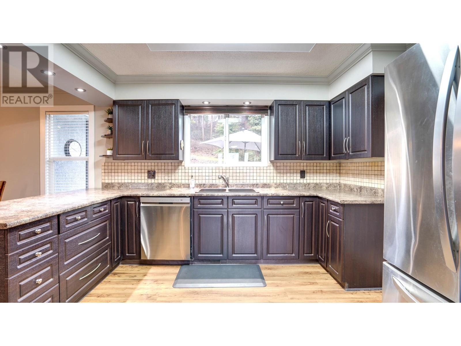1850 Lakeshore Road, Salmon Arm, British Columbia  V1E 3X7 - Photo 17 - 10346928