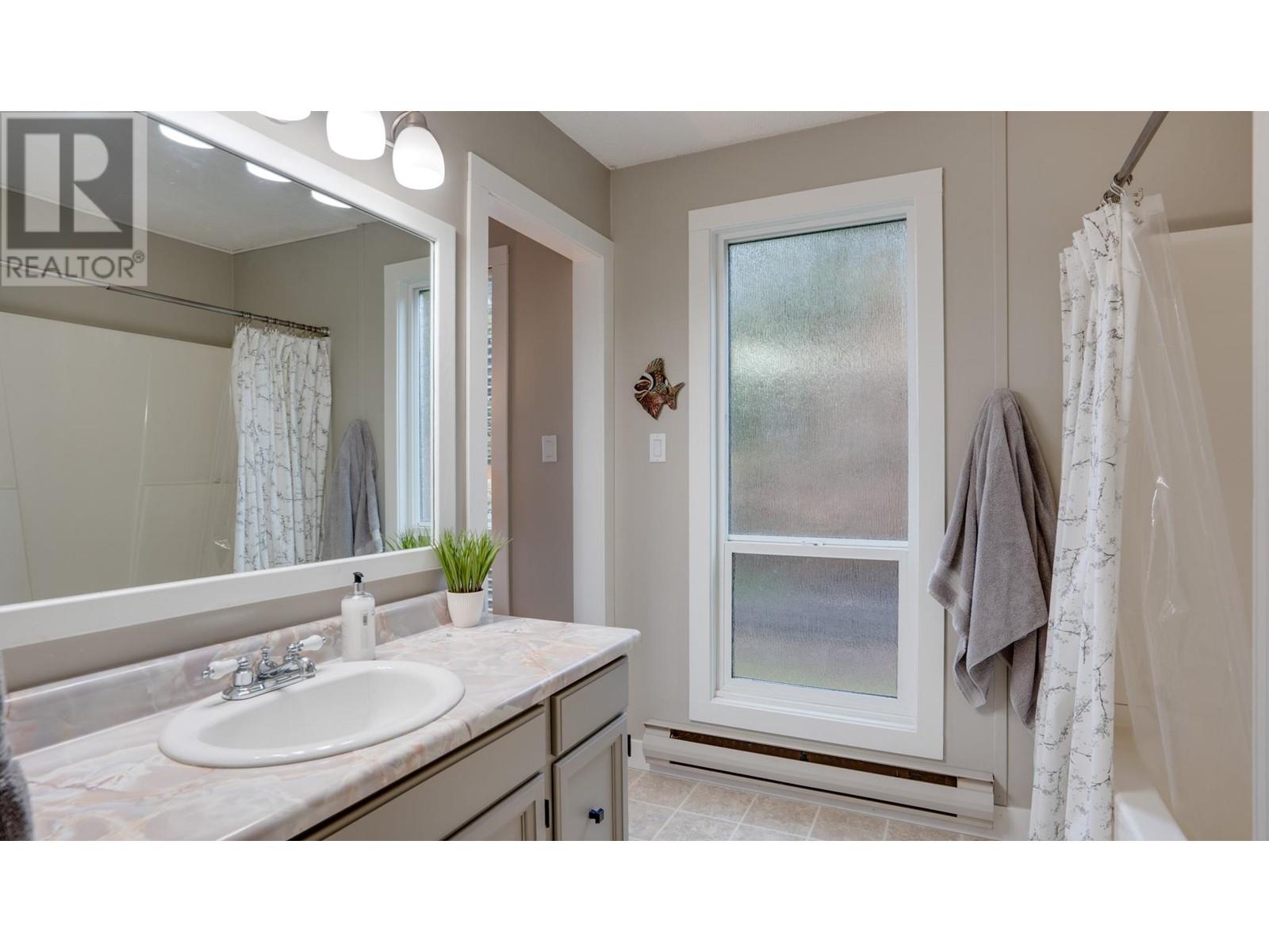 1850 Lakeshore Road, Salmon Arm, British Columbia  V1E 3X7 - Photo 24 - 10346928