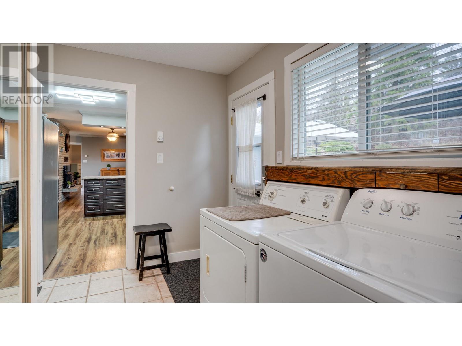 1850 Lakeshore Road, Salmon Arm, British Columbia  V1E 3X7 - Photo 30 - 10346928