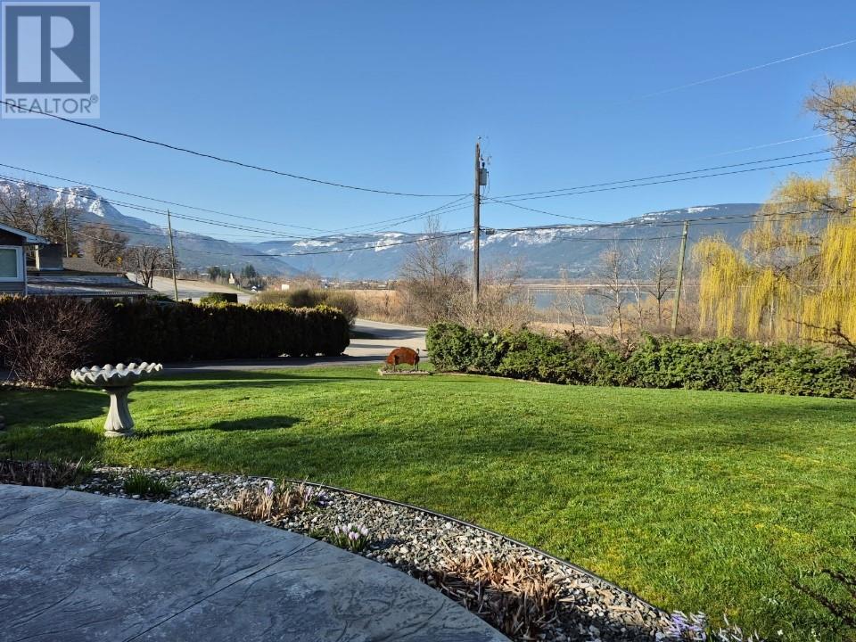 1850 Lakeshore Road, Salmon Arm, British Columbia  V1E 3X7 - Photo 4 - 10346928