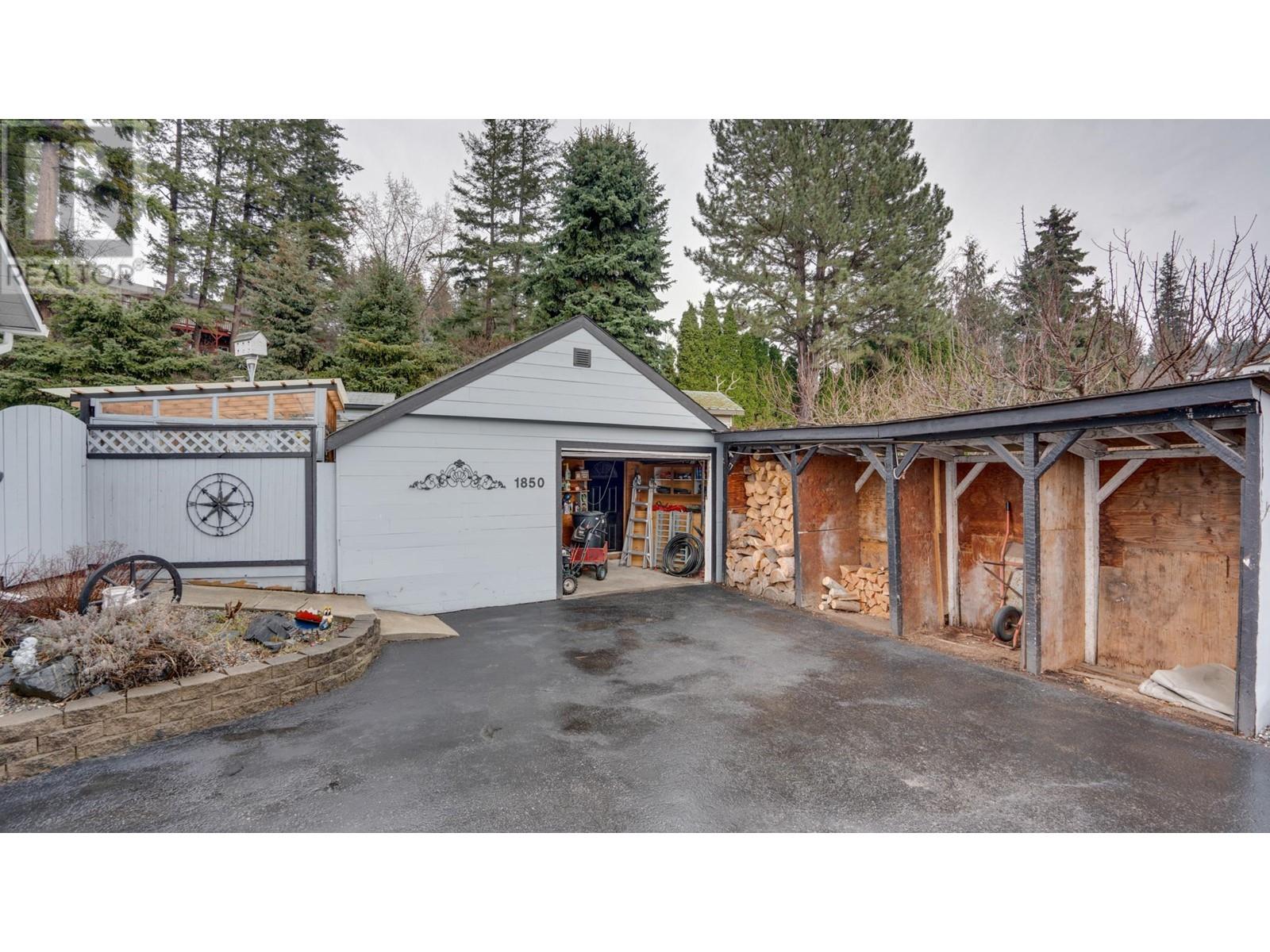 1850 Lakeshore Road, Salmon Arm, British Columbia  V1E 3X7 - Photo 9 - 10346928