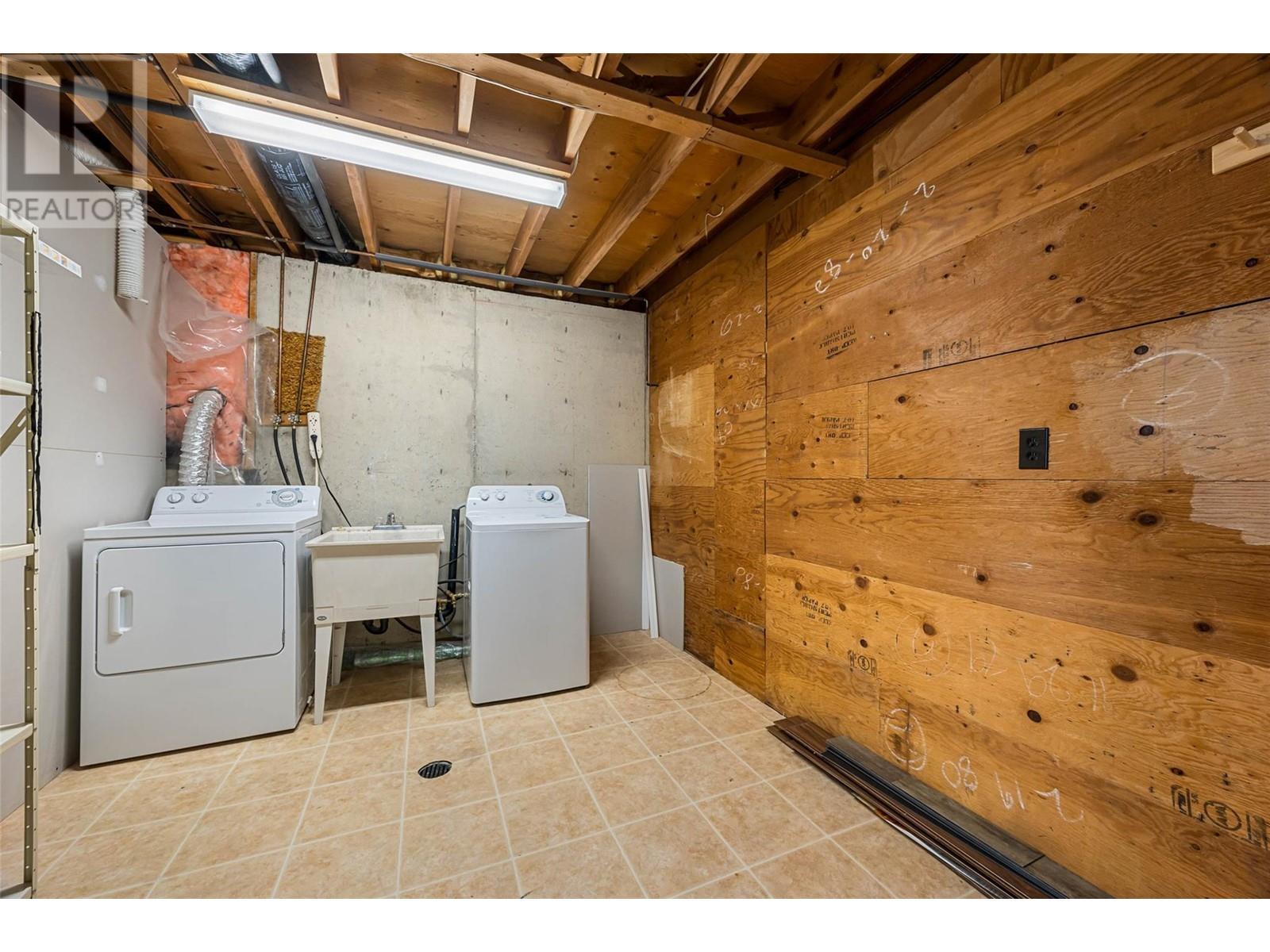 352 Waddington Drive, Kamloops, British Columbia  V2E 1M5 - Photo 14 - 10346913