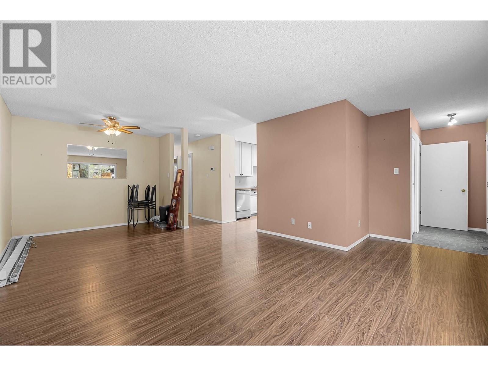 352 Waddington Drive, Kamloops, British Columbia  V2E 1M5 - Photo 3 - 10346913