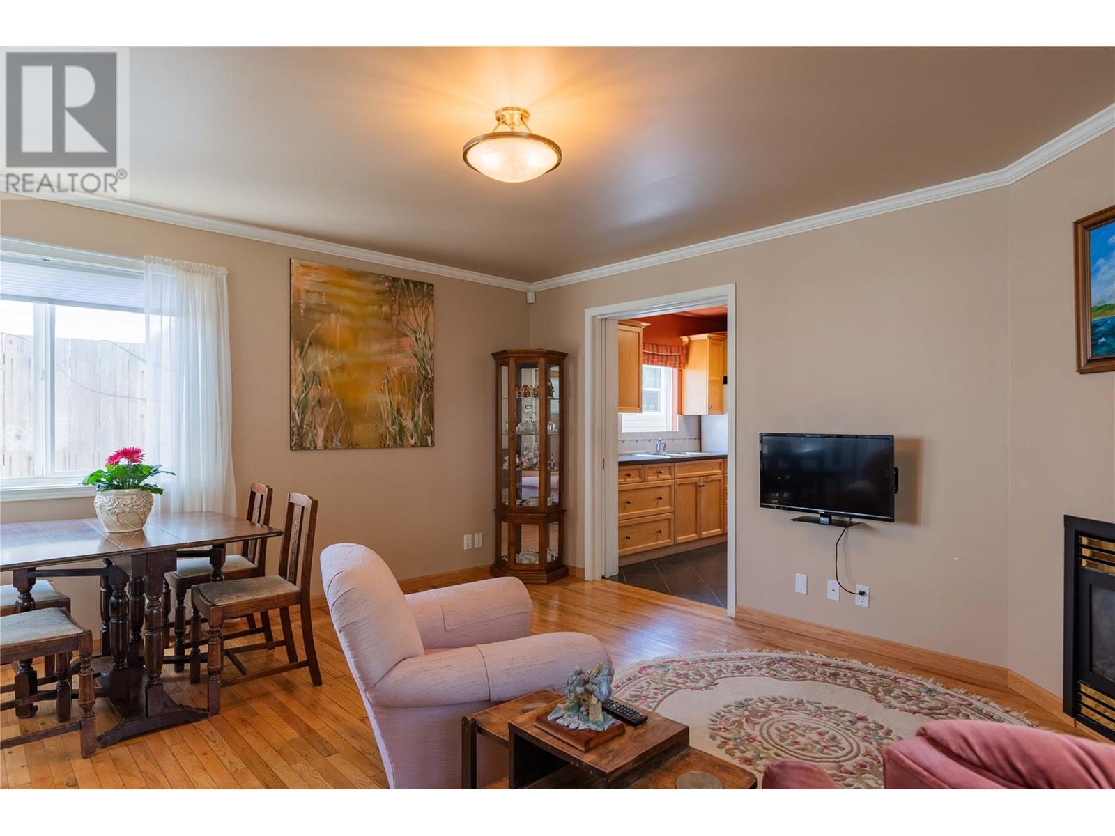 945 Thackeray Street, Warfield, British Columbia  V1R 2C3 - Photo 11 - 10346826