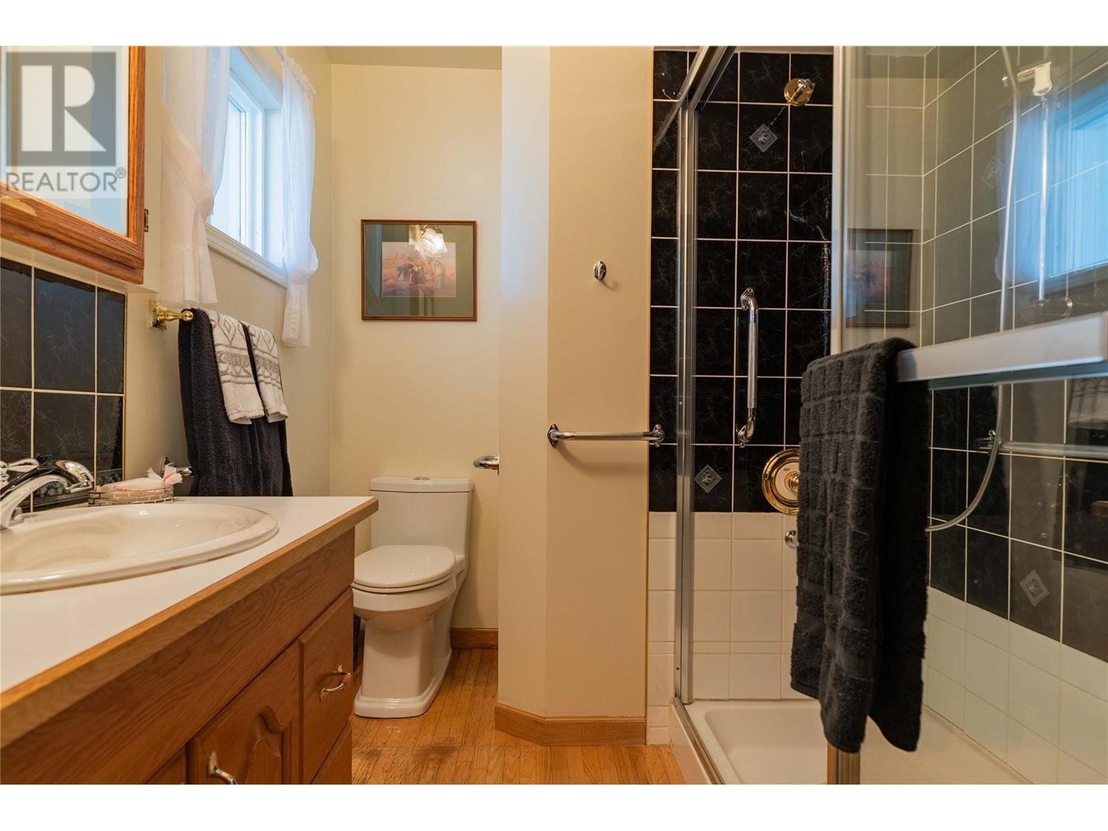 945 Thackeray Street, Warfield, British Columbia  V1R 2C3 - Photo 16 - 10346826