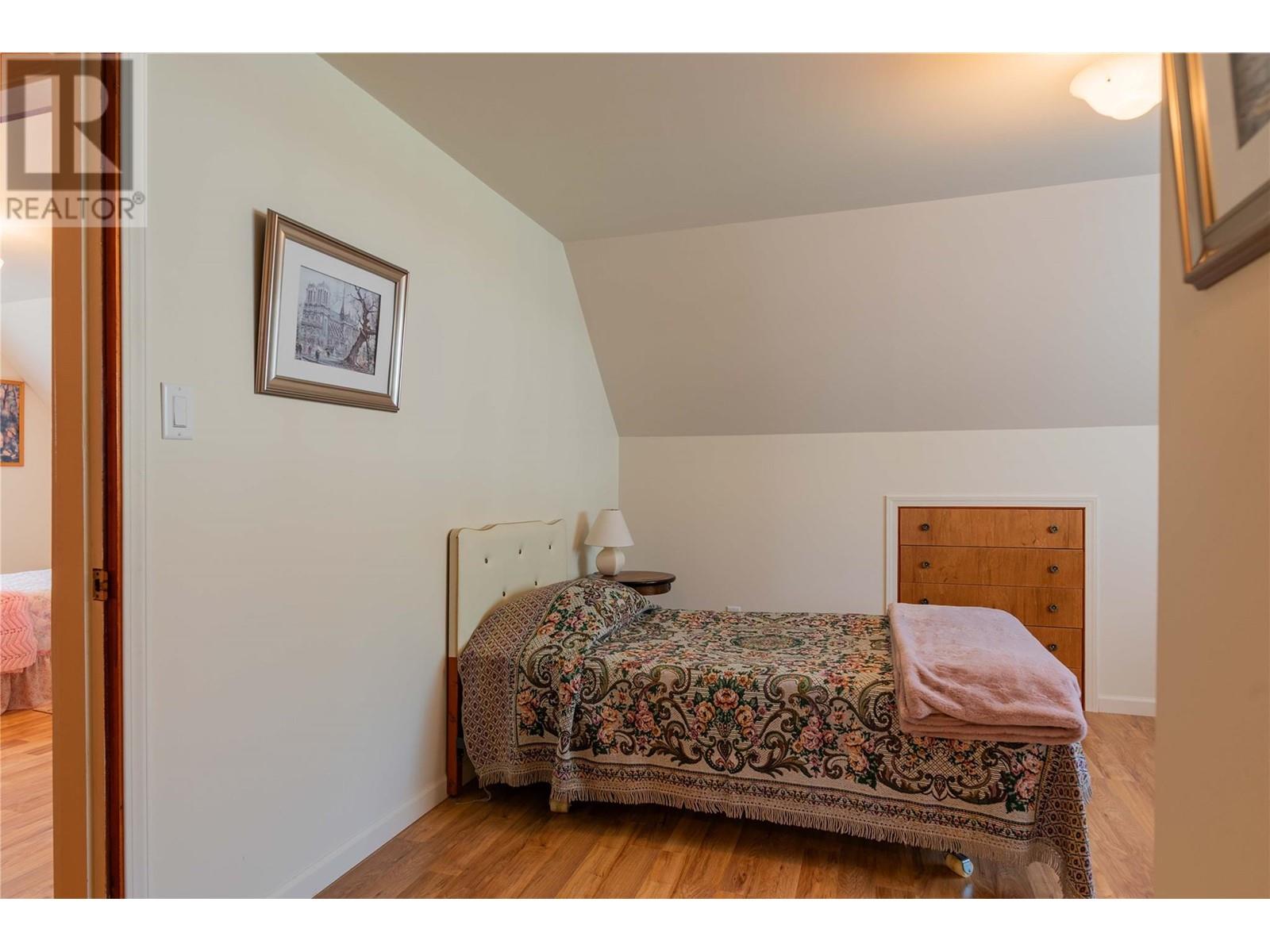 945 Thackeray Street, Warfield, British Columbia  V1R 2C3 - Photo 22 - 10346826