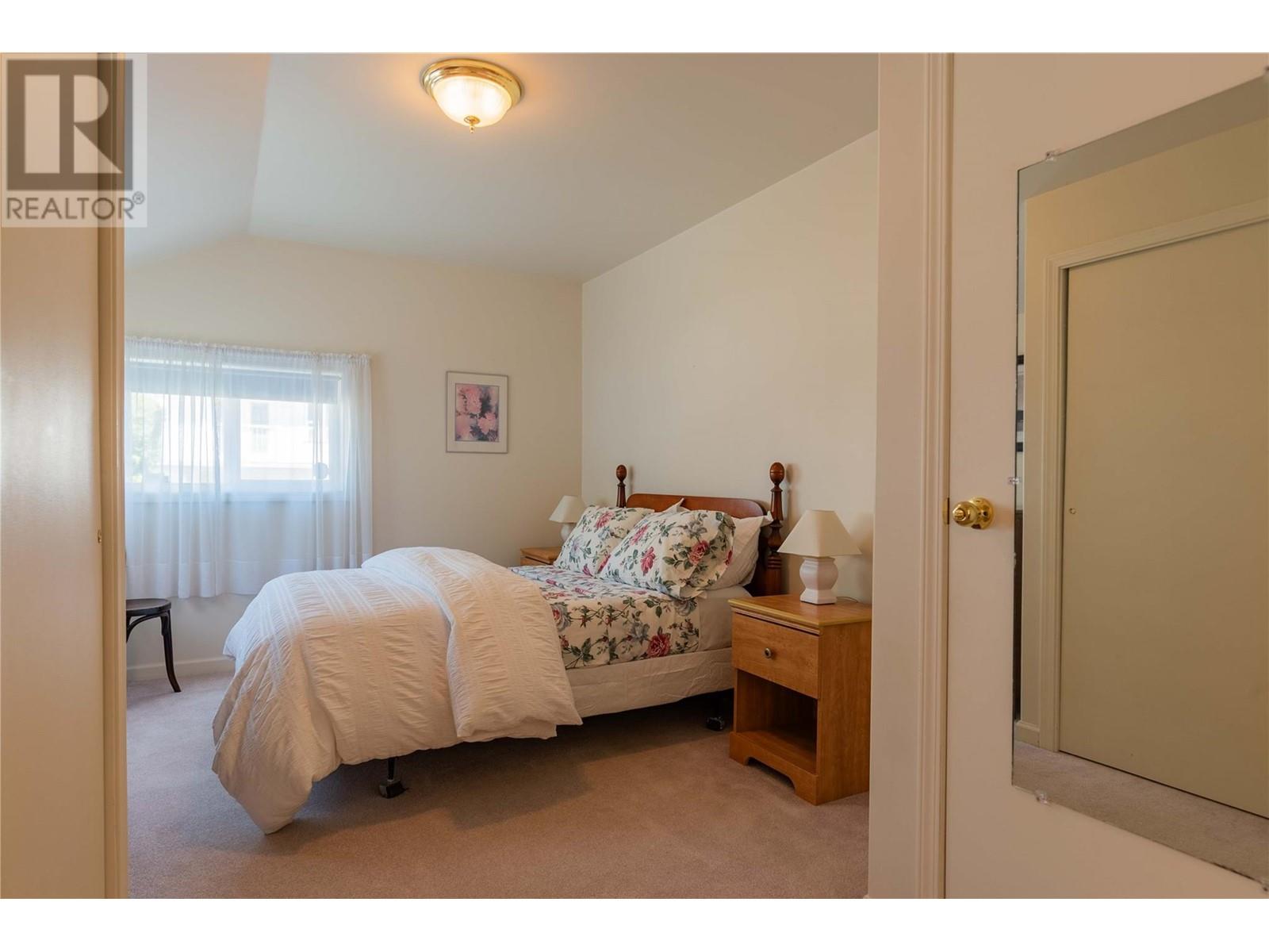945 Thackeray Street, Warfield, British Columbia  V1R 2C3 - Photo 34 - 10346826