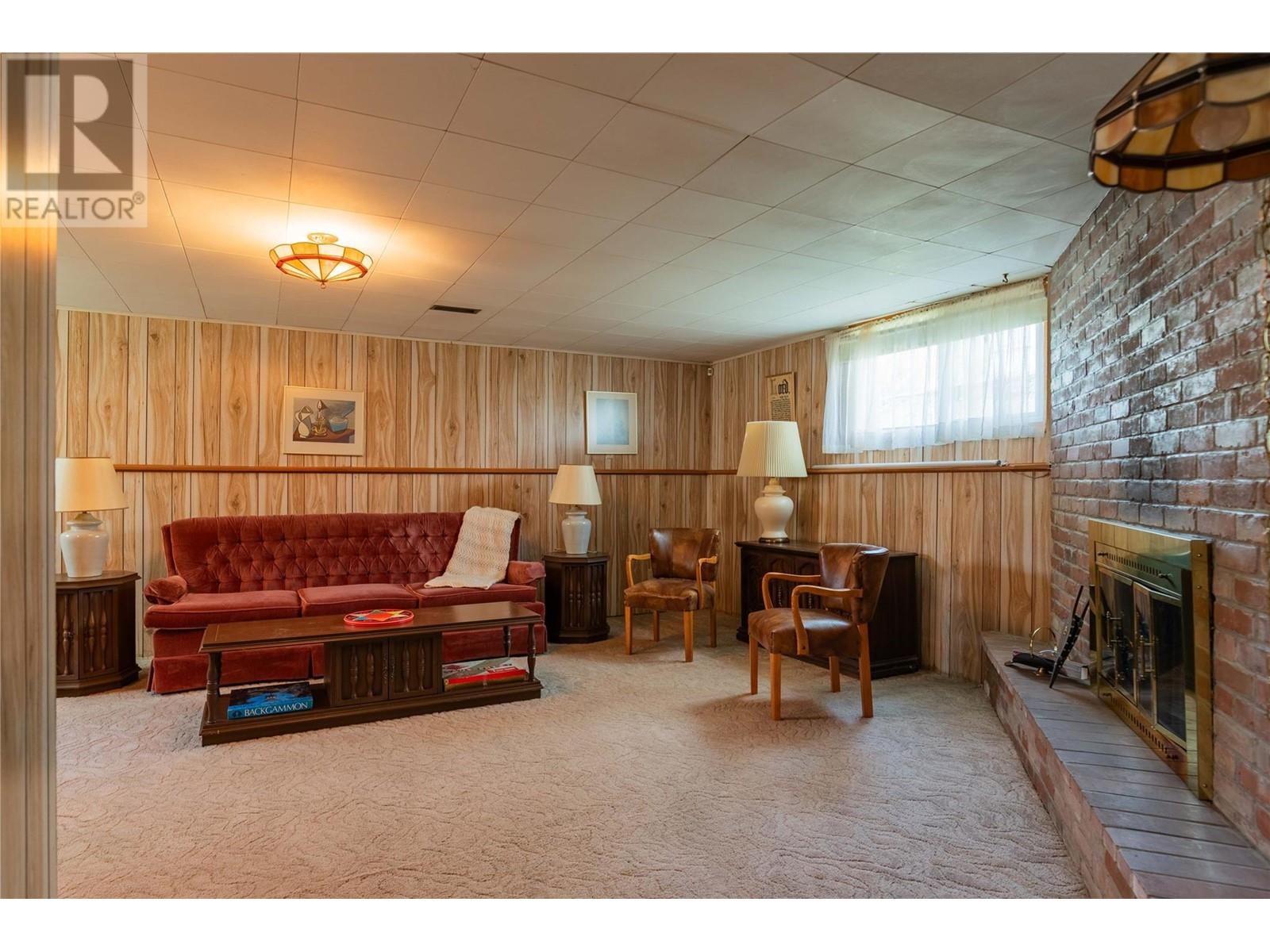 945 Thackeray Street, Warfield, British Columbia  V1R 2C3 - Photo 39 - 10346826