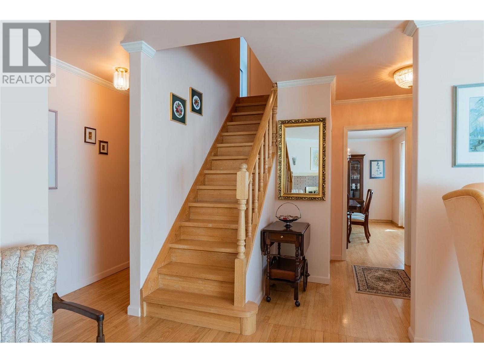 945 Thackeray Street, Warfield, British Columbia  V1R 2C3 - Photo 4 - 10346826