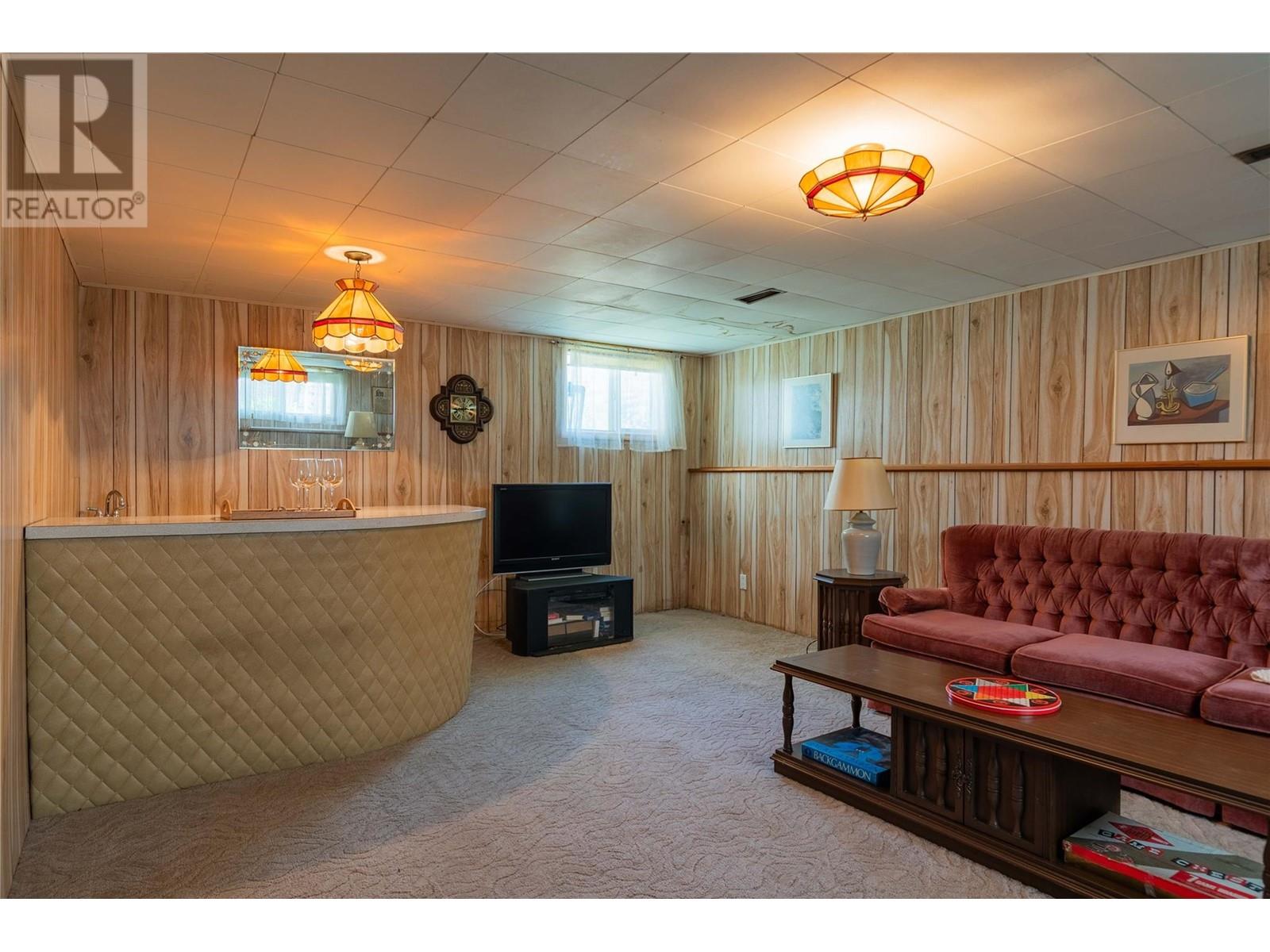 945 Thackeray Street, Warfield, British Columbia  V1R 2C3 - Photo 40 - 10346826
