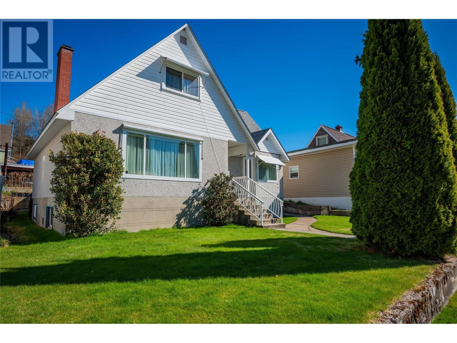 945 Thackeray Street, Warfield, British Columbia  V1R 2C3 - Photo 56 - 10346826
