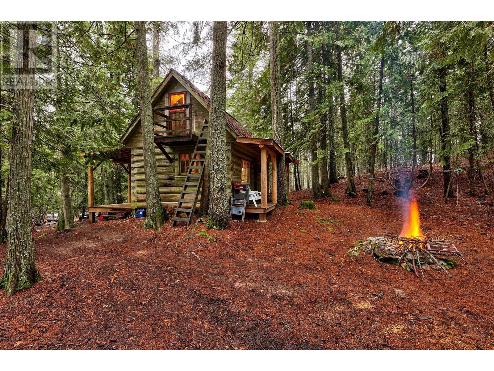 6057 Line 17 Road, Magna Bay, British Columbia  V0E 1M7 - Photo 5 - 10347076
