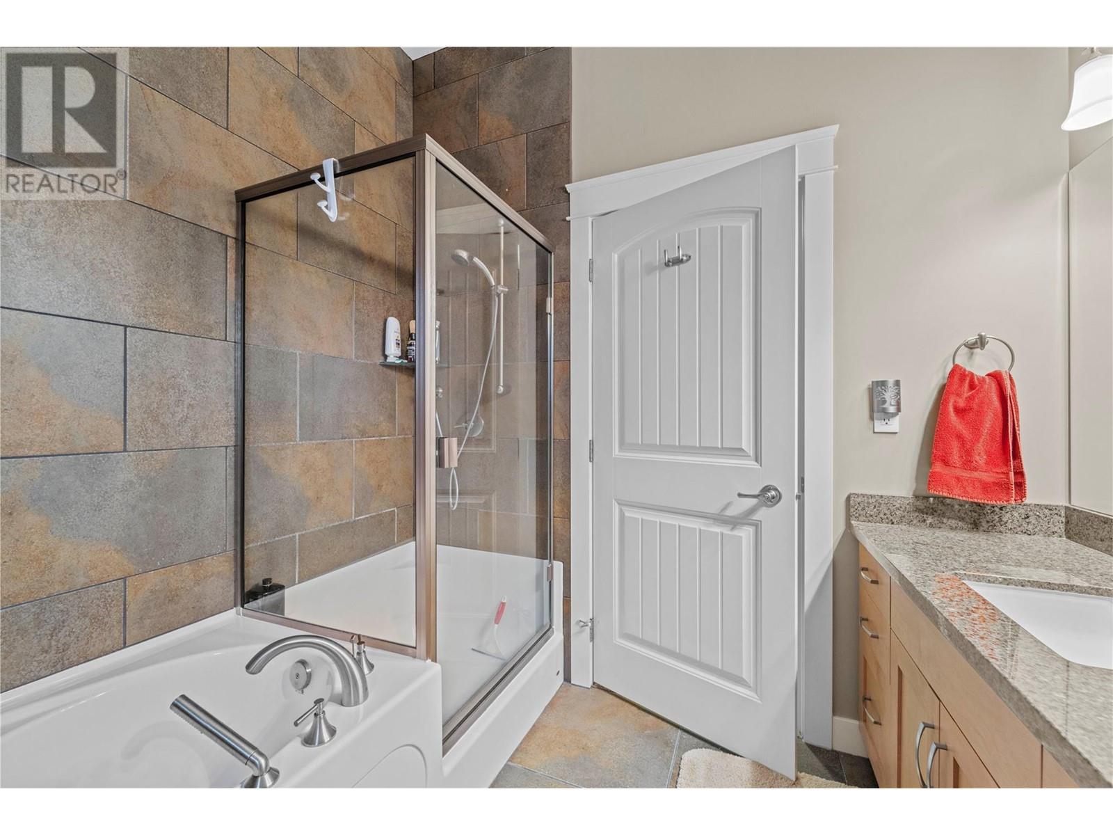 15 Hudson's Bay Trail Unit# 828, Kamloops, British Columbia  V2C 6S6 - Photo 35 - 10347007