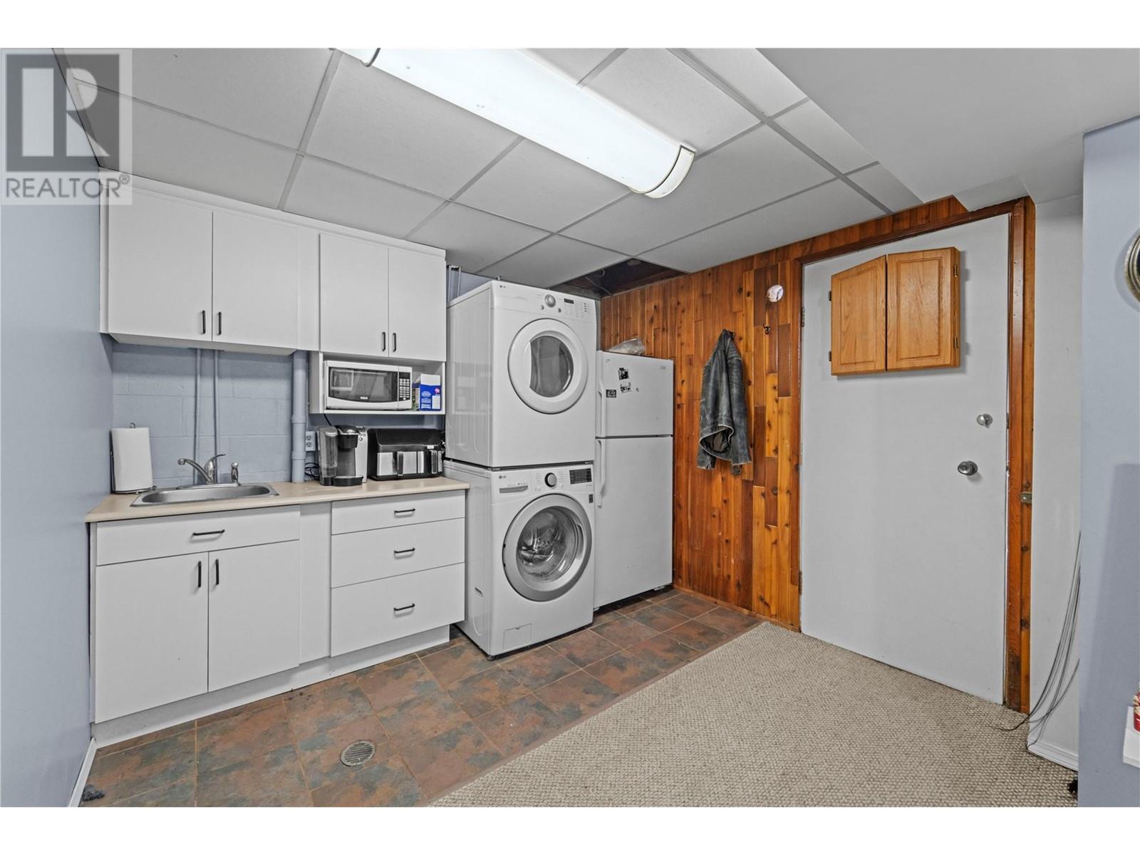 2348 Ojibway Road, Kamloops, British Columbia  V2H 1P1 - Photo 14 - 10346856