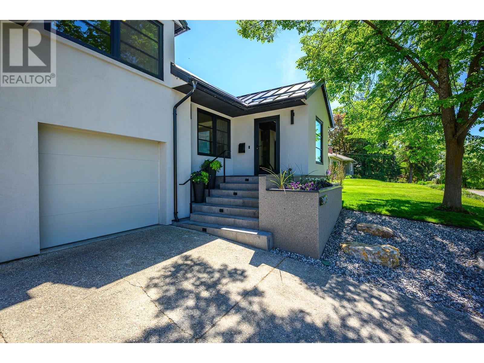 3403 20th Street, Vernon, British Columbia  V1T 4C6 - Photo 3 - 10346750