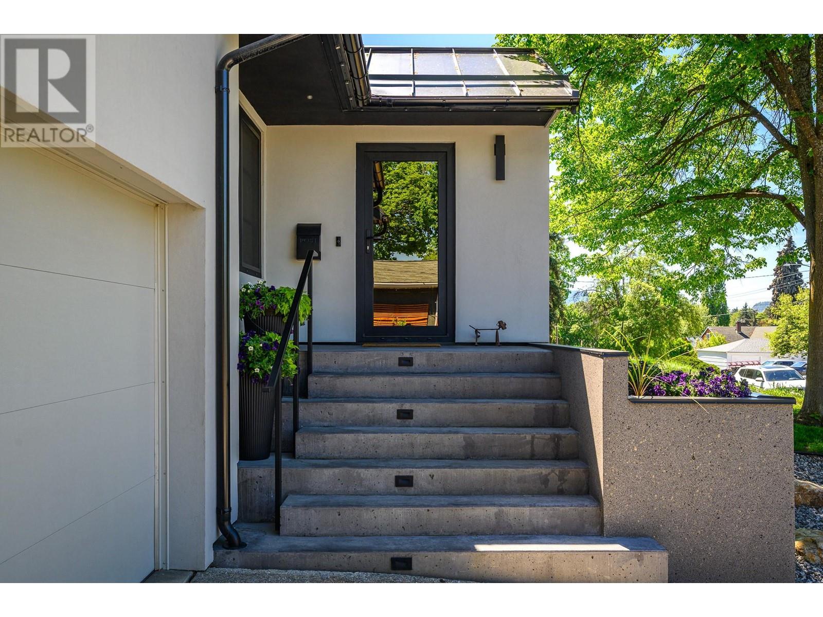 3403 20th Street, Vernon, British Columbia  V1T 4C6 - Photo 4 - 10346750