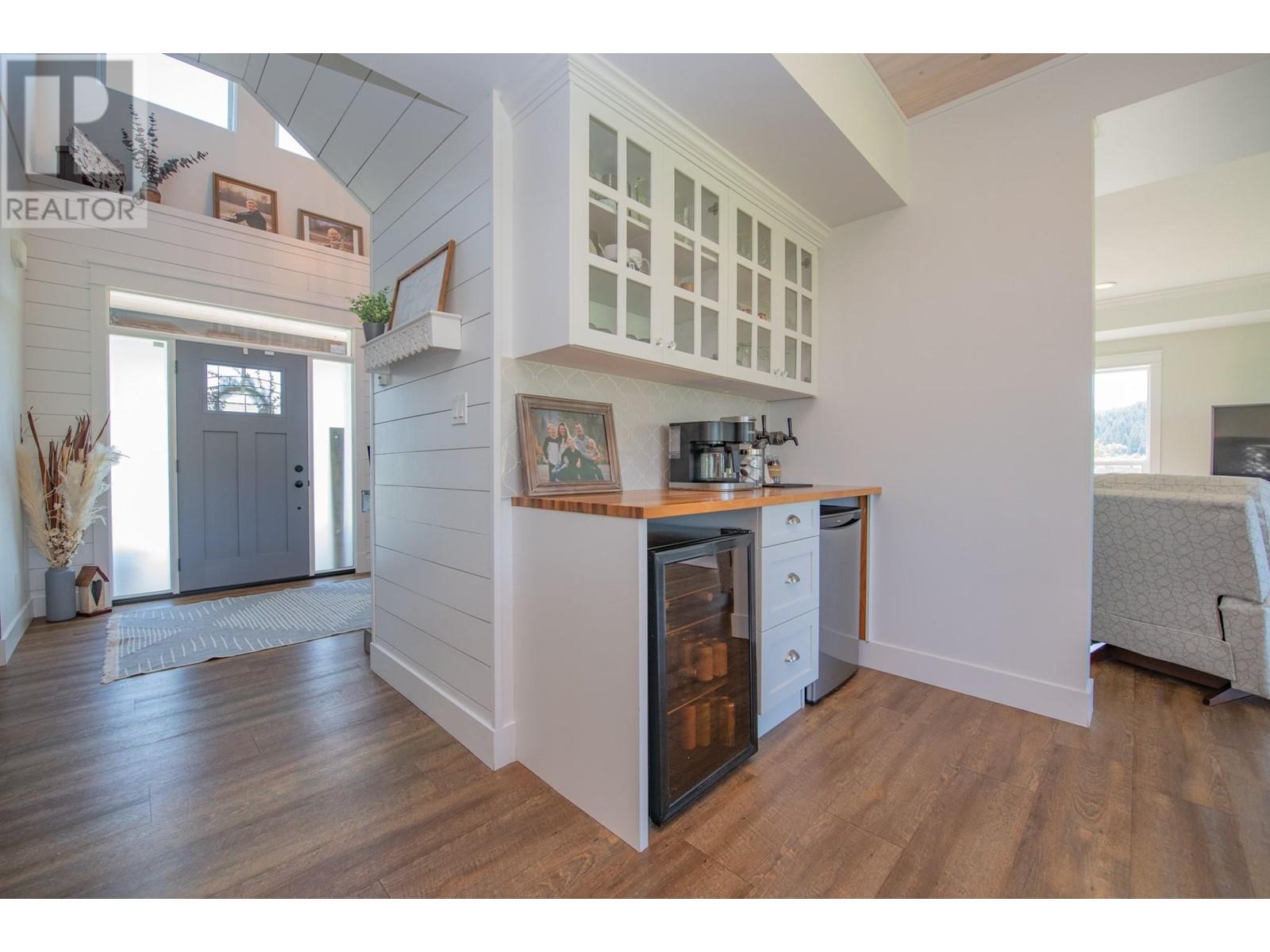 4160 Noble Road, Spallumcheen, British Columbia  V0E 1B4 - Photo 8 - 10346640