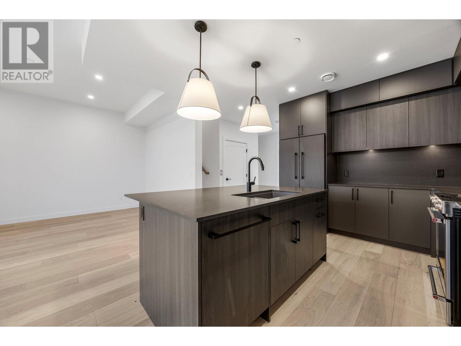 6012 Princess Street, Peachland, British Columbia  V0H 1X7 - Photo 5 - 10347118