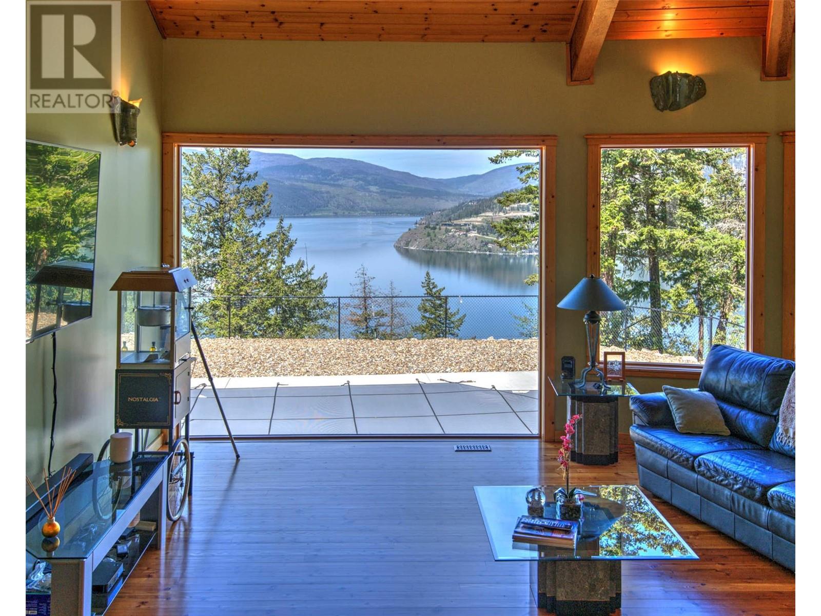 9260 Chinook Road, Vernon, British Columbia  V1H 1K3 - Photo 11 - 10346519