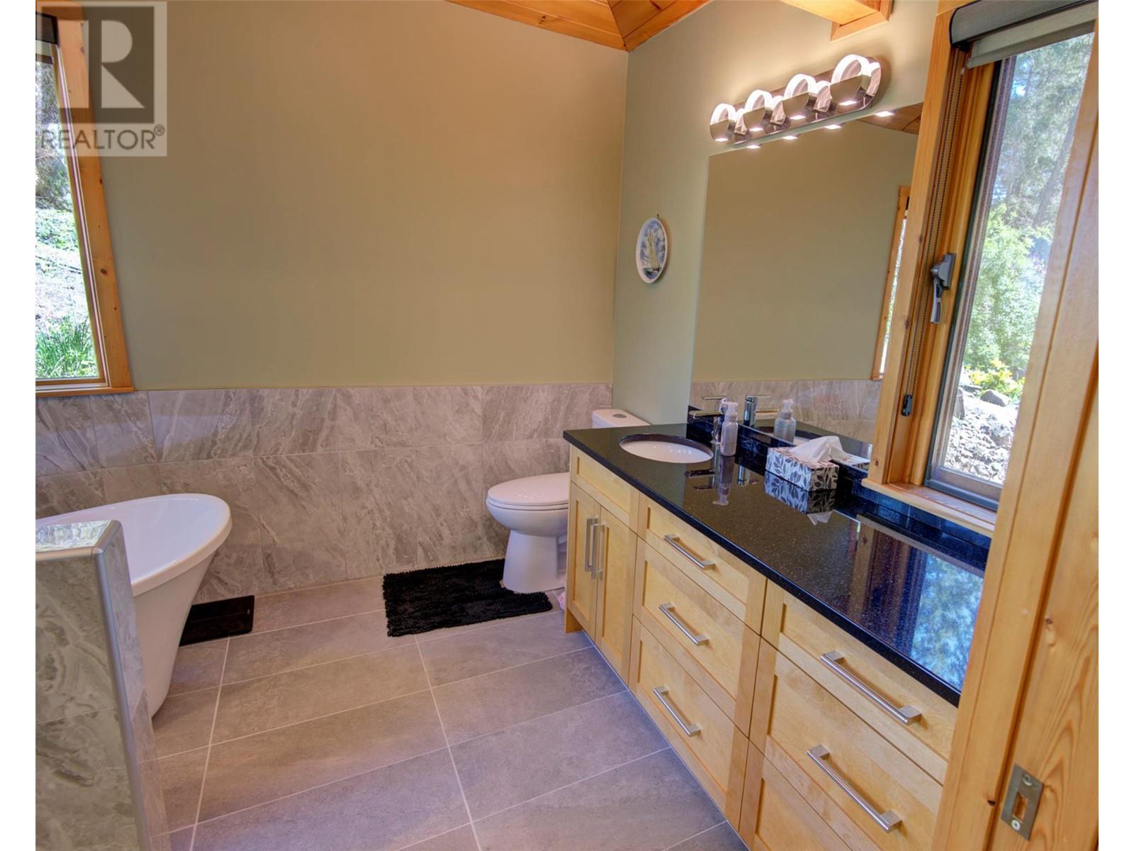 9260 Chinook Road, Vernon, British Columbia  V1H 1K3 - Photo 39 - 10346519