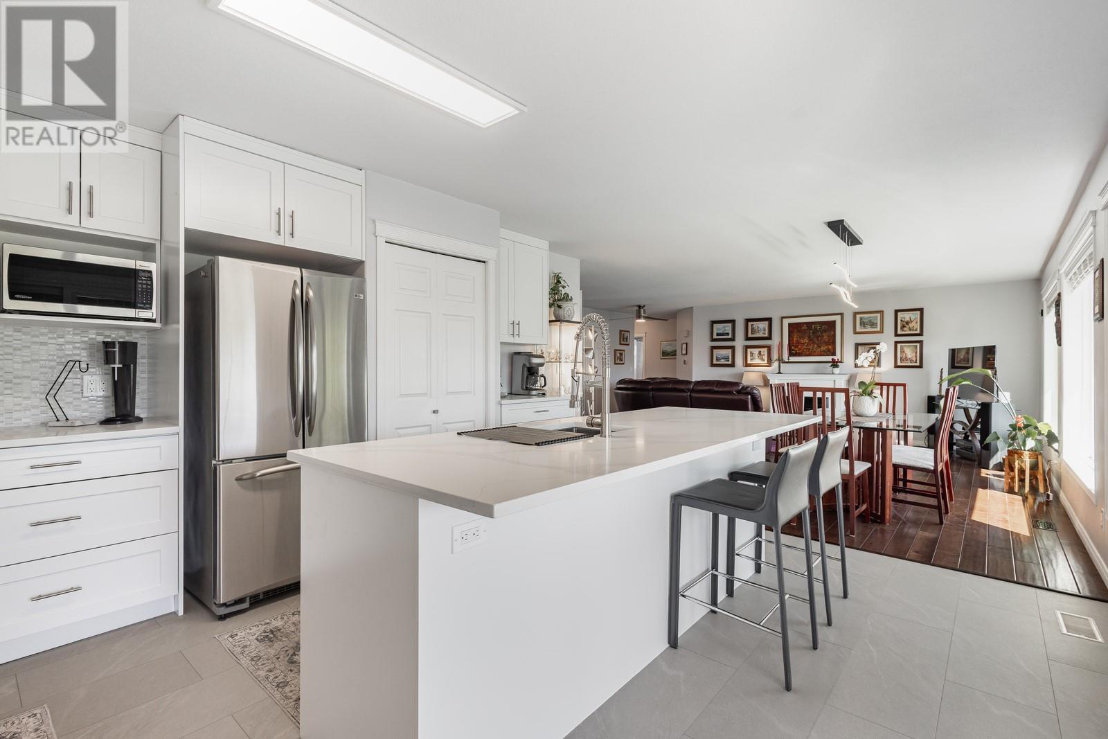 2110 21 Avenue, Vernon, British Columbia  V1T 8H6 - Photo 5 - 10345065