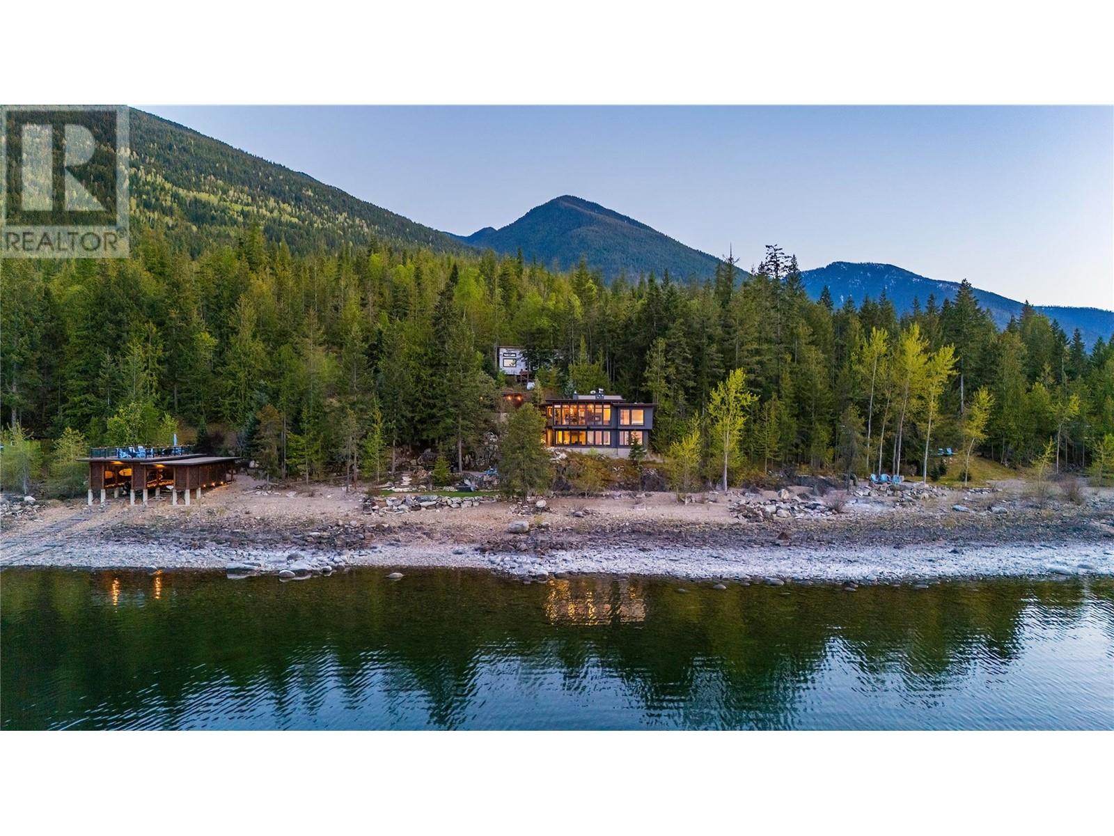 285 Kootenay Lake Road, Procter, British Columbia  V1L 0B6 - Photo 1 - 10346665