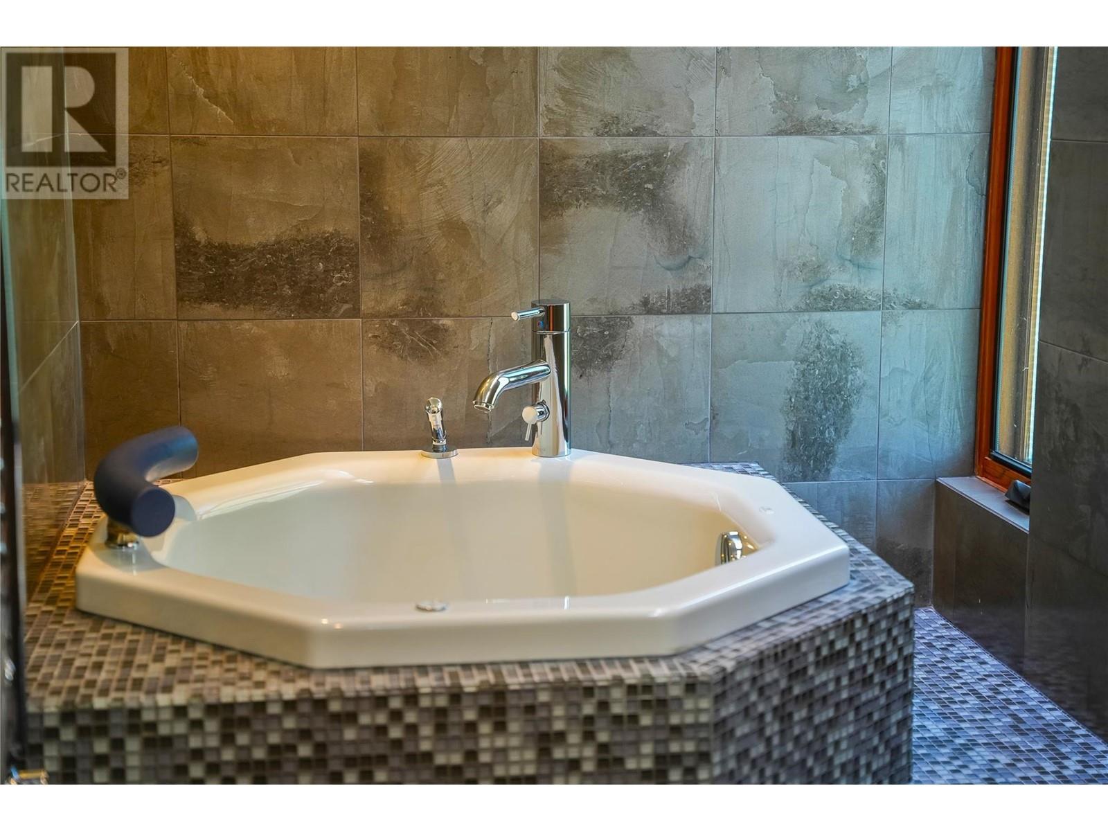 285 Kootenay Lake Road, Procter, British Columbia  V1L 0B6 - Photo 43 - 10346665