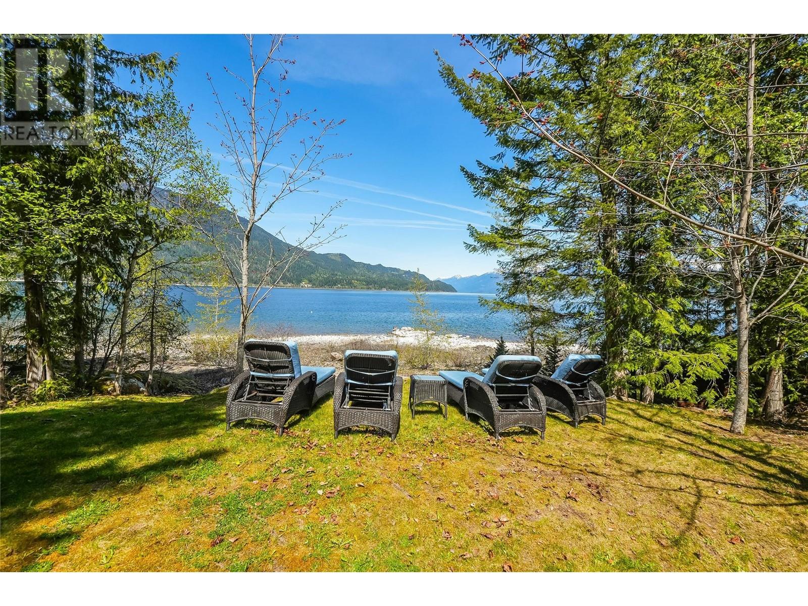 271 Kootenay Lake Road, Procter, British Columbia  V1L 0B6 - Photo 1 - 10346661