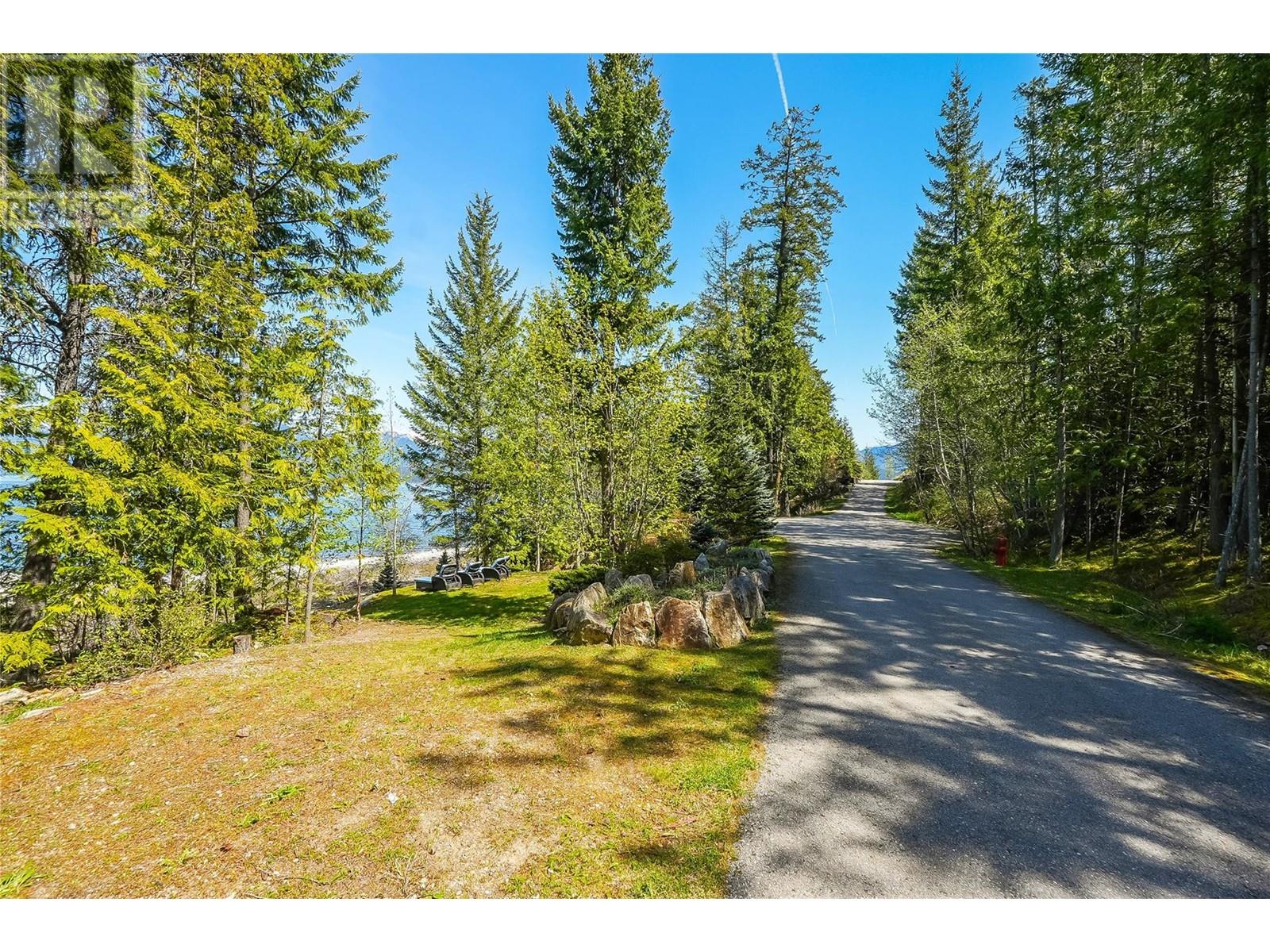 271 Kootenay Lake Road, Procter, British Columbia  V1L 0B6 - Photo 12 - 10346661