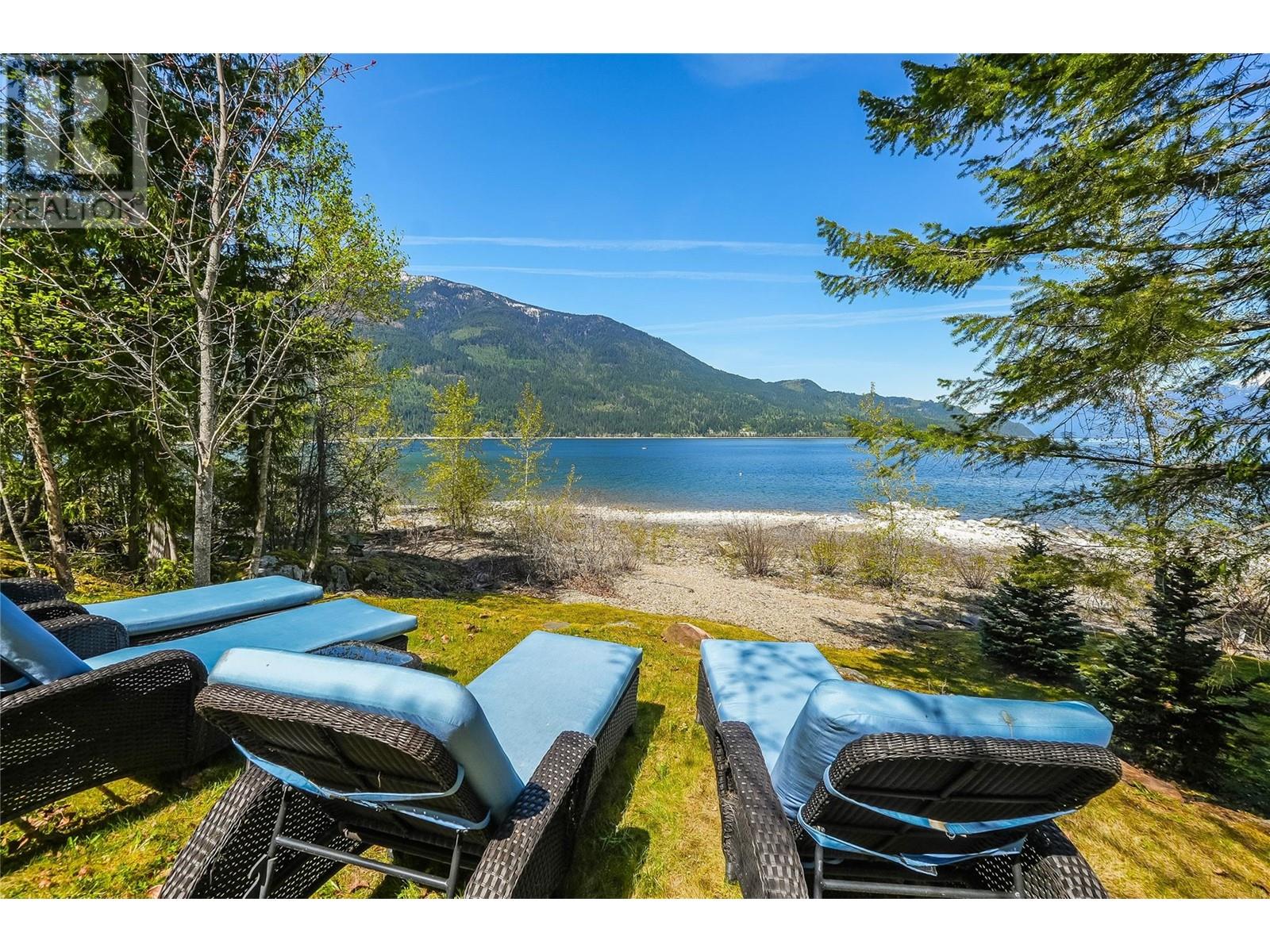 271 Kootenay Lake Road, Procter, British Columbia  V1L 0B6 - Photo 2 - 10346661