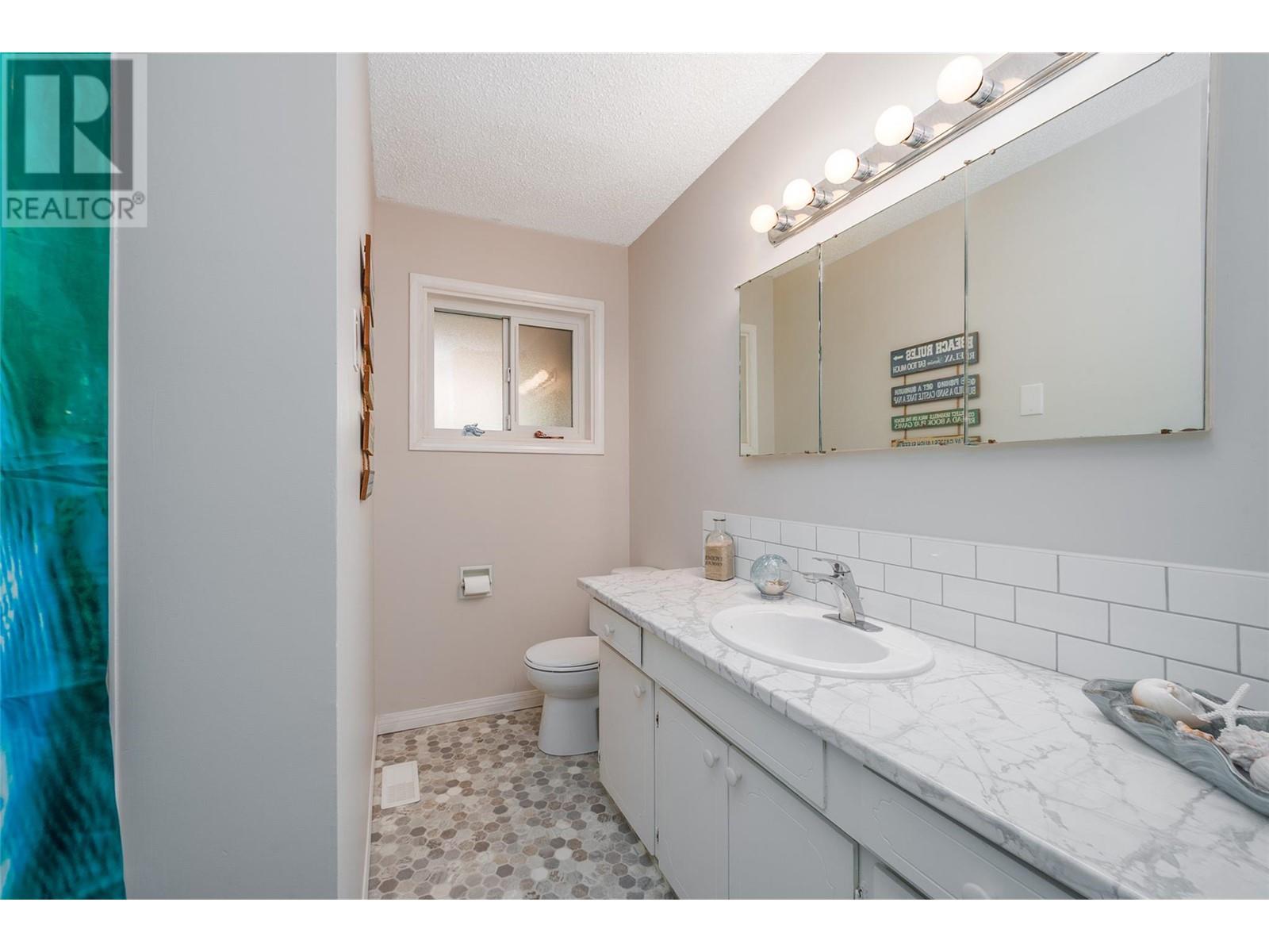 430 Pine Road, Kelowna, British Columbia  V1X 4L8 - Photo 32 - 10345552