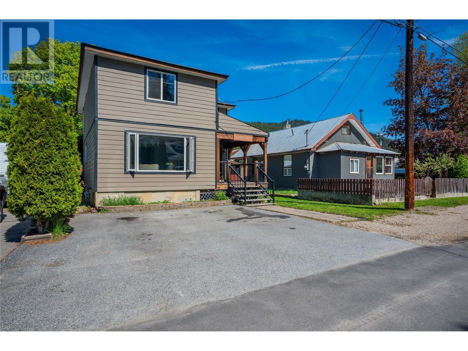 1921 Beaver Street, Fruitvale, British Columbia  V0G 1L0 - Photo 3 - 10347137