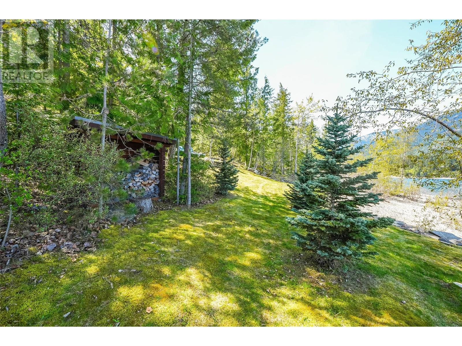 283 Kootenay Lake Road, Procter, British Columbia  V1L 0B6 - Photo 11 - 10346652