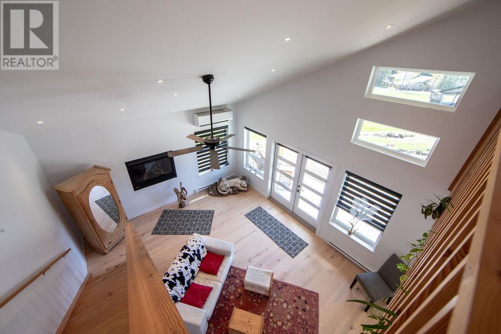 215 Cotswold Road, Nakusp, British Columbia  V0G 1R0 - Photo 12 - 10345750