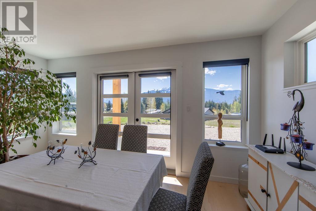 215 Cotswold Road, Nakusp, British Columbia  V0G 1R0 - Photo 4 - 10345750