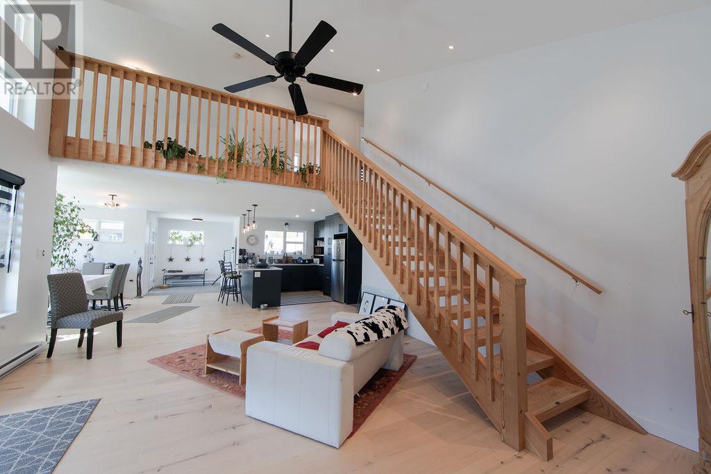 215 Cotswold Road, Nakusp, British Columbia  V0G 1R0 - Photo 5 - 10345750