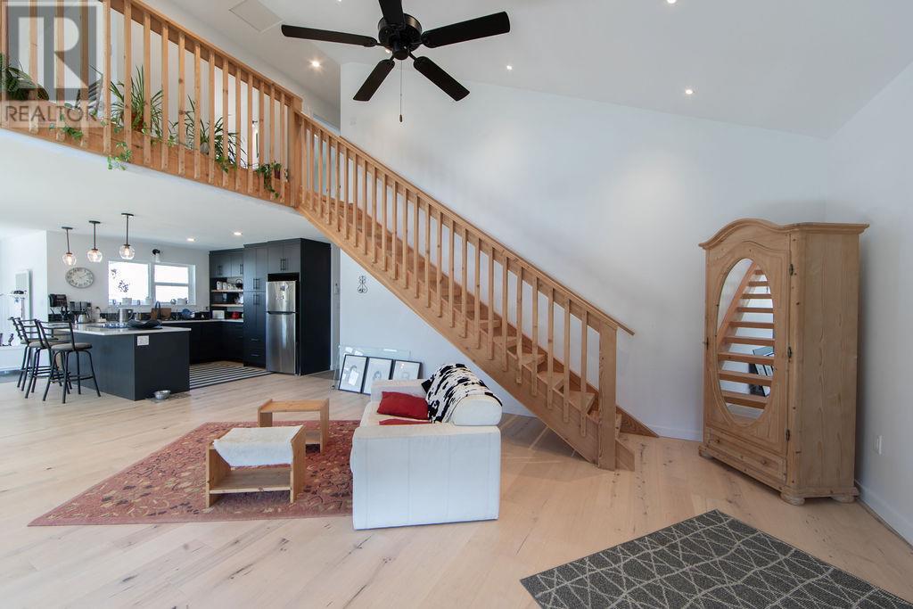 215 Cotswold Road, Nakusp, British Columbia  V0G 1R0 - Photo 6 - 10345750
