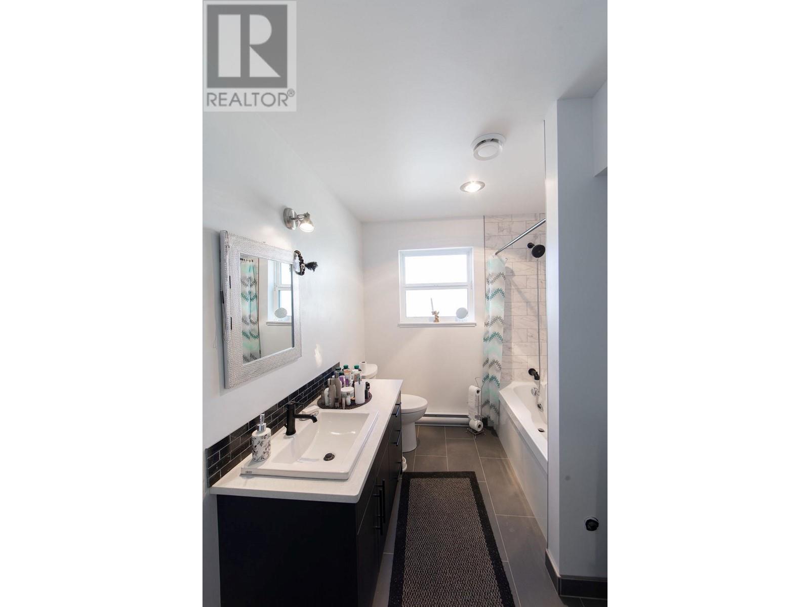 215 Cotswold Road, Nakusp, British Columbia  V0G 1R0 - Photo 9 - 10345750