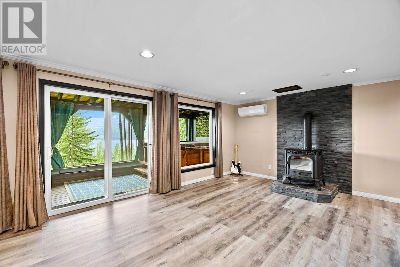 7730 Columbia Drive, Anglemont, British Columbia  V0E 1M8 - Photo 28 - 10344452