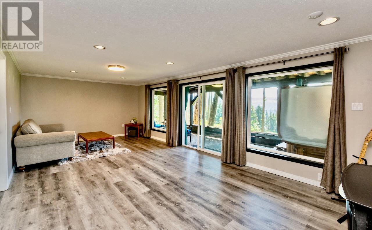 7730 Columbia Drive, Anglemont, British Columbia  V0E 1M8 - Photo 30 - 10344452