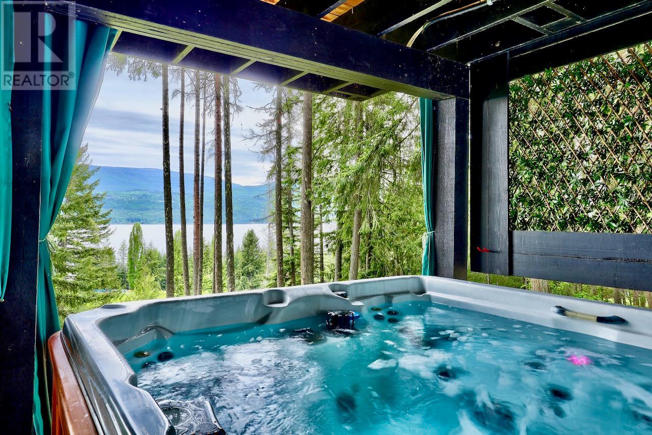 7730 Columbia Drive, Anglemont, British Columbia  V0E 1M8 - Photo 42 - 10344452