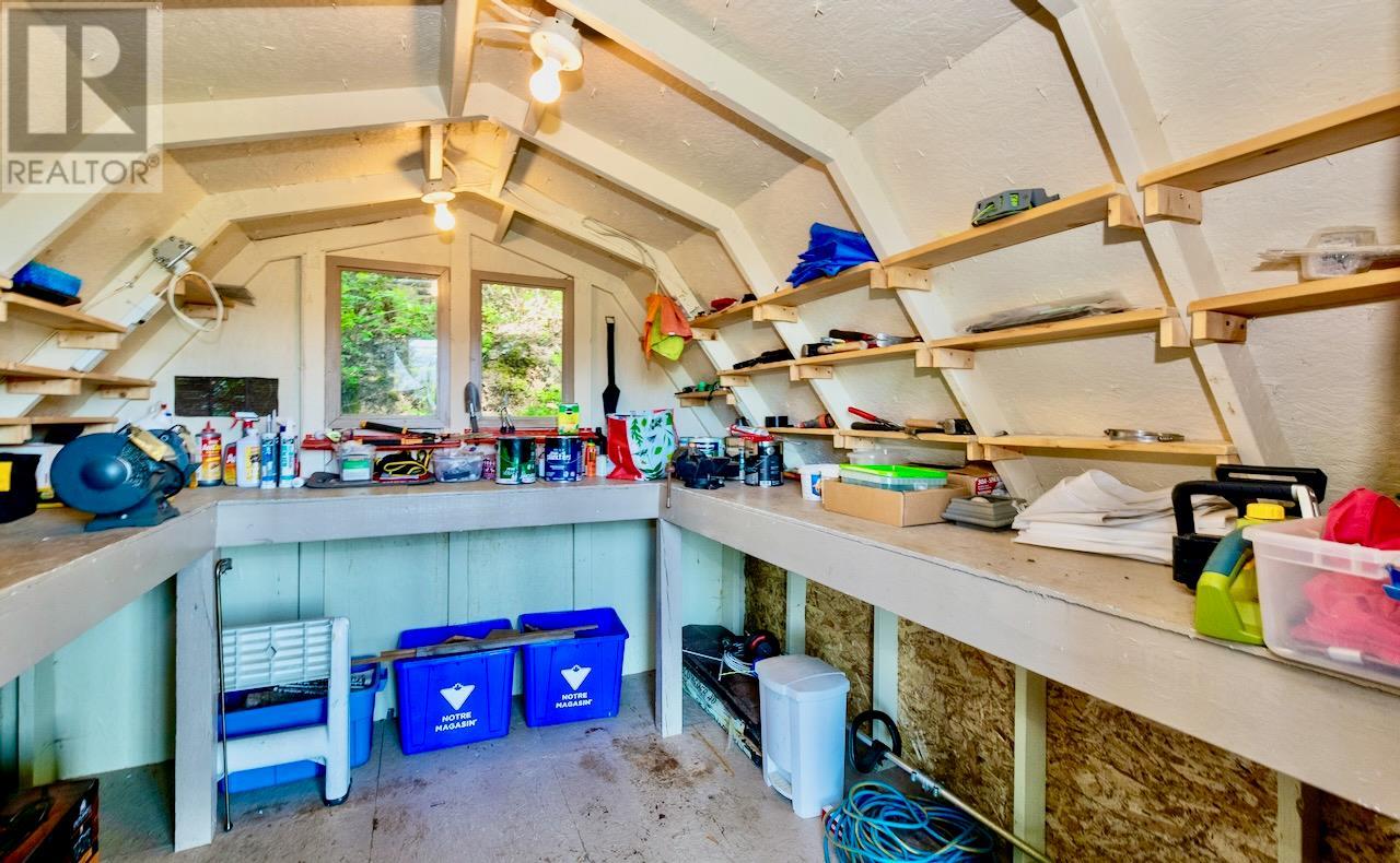 7730 Columbia Drive, Anglemont, British Columbia  V0E 1M8 - Photo 45 - 10344452