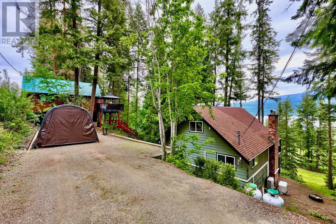 7730 Columbia Drive, Anglemont, British Columbia  V0E 1M8 - Photo 49 - 10344452
