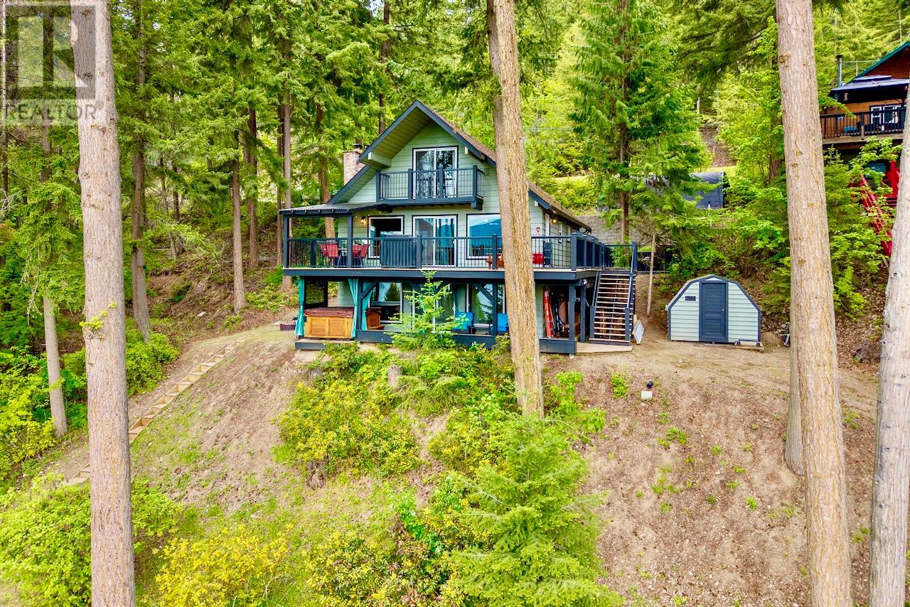 7730 Columbia Drive, Anglemont, British Columbia  V0E 1M8 - Photo 59 - 10344452