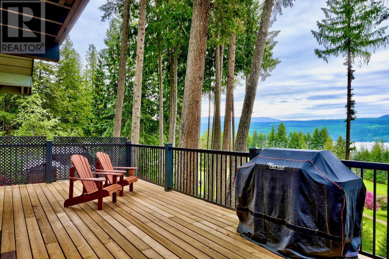 7730 Columbia Drive, Anglemont, British Columbia  V0E 1M8 - Photo 6 - 10344452