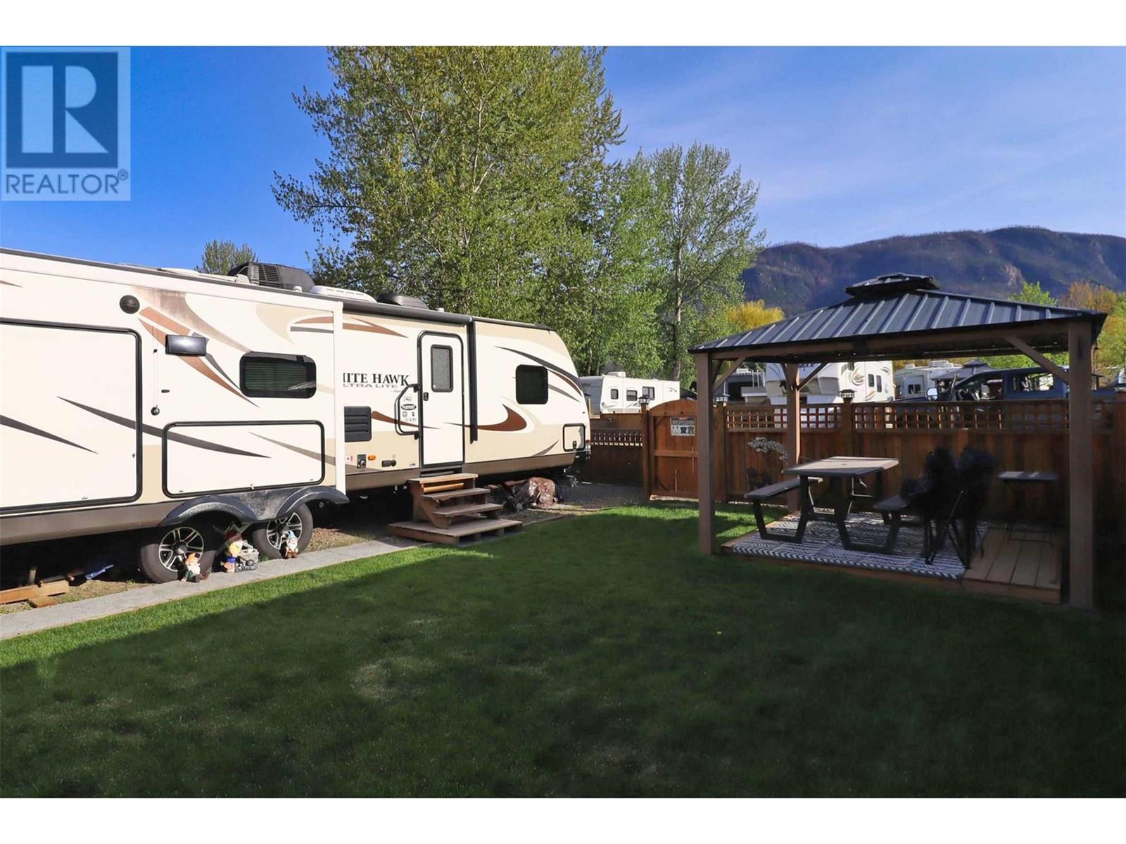 5 Osprey Lane, Lee Creek, British Columbia  V0E 1M4 - Photo 1 - 10346515
