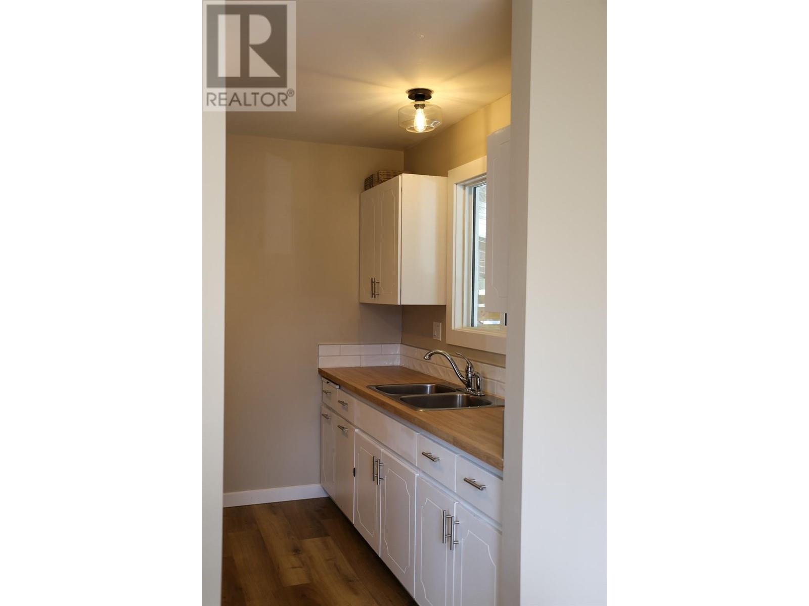 2336 Bossert Avenue, Kamloops, British Columbia  V2B 4V7 - Photo 8 - 10340243