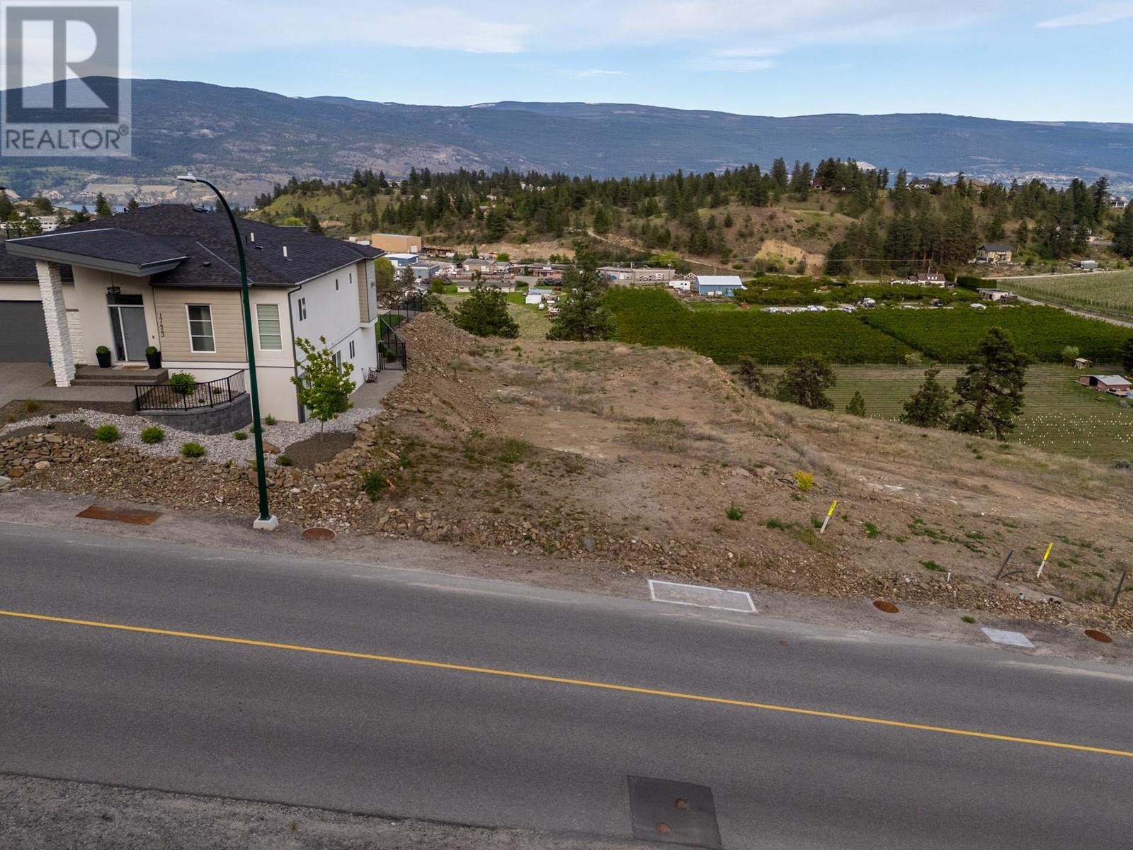 17415 Sanborn Street, Summerland, British Columbia  V0H 1Z3 - Photo 8 - 10346622