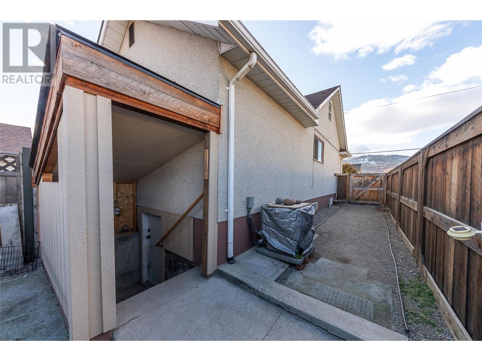 550 Linden Avenue, Kamloops, British Columbia  V2B 2N6 - Photo 32 - 10347194