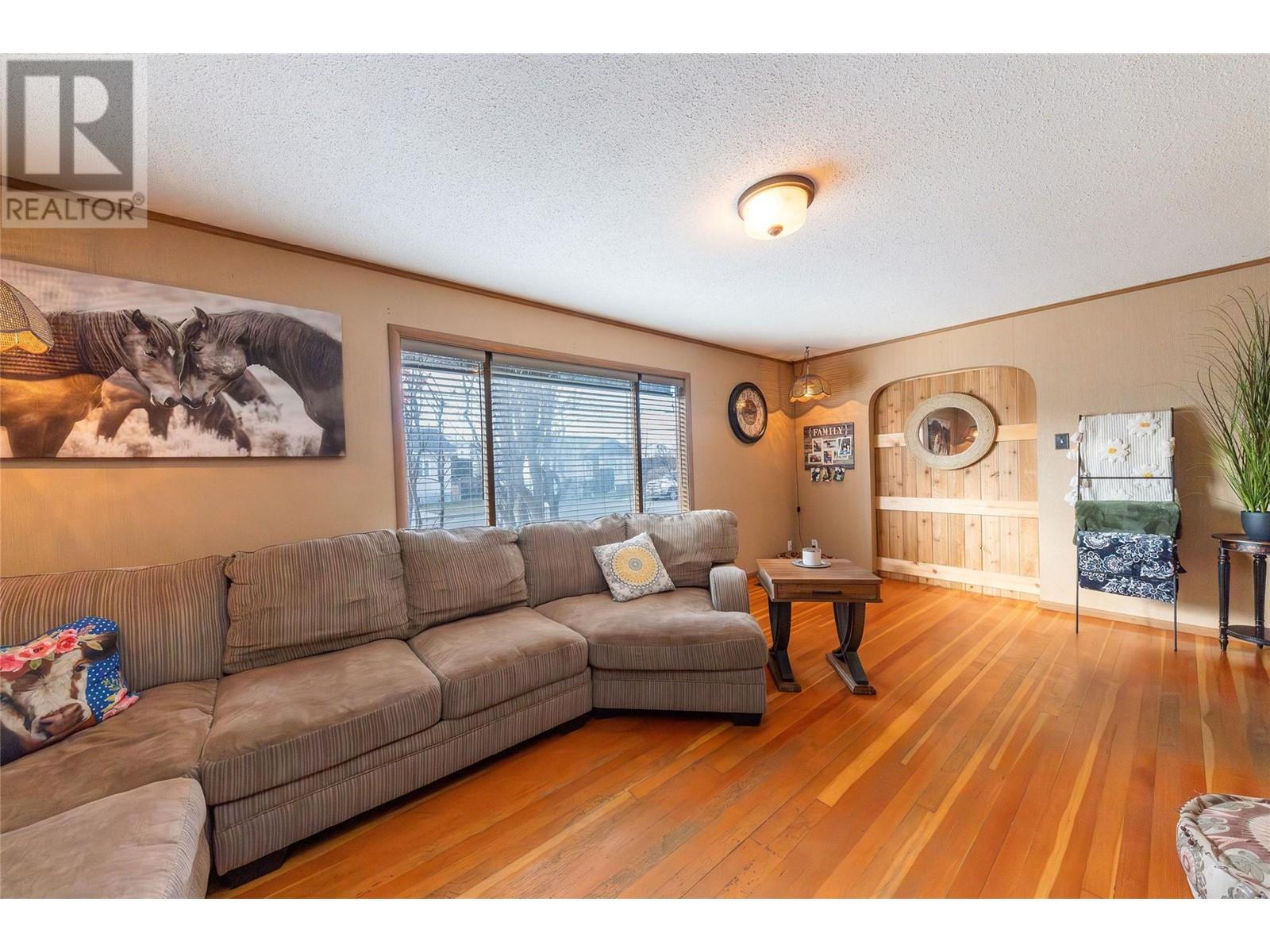 550 Linden Avenue, Kamloops, British Columbia  V2B 2N6 - Photo 4 - 10347194